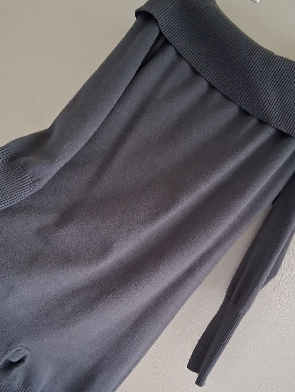 Forever 21 Charcoal Ribbed Off-Shoulder Hamper